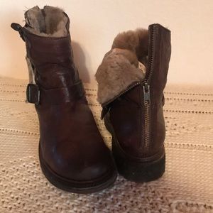 Frye Shearling Lined Zip Back Boots 8.5 - Brand New!